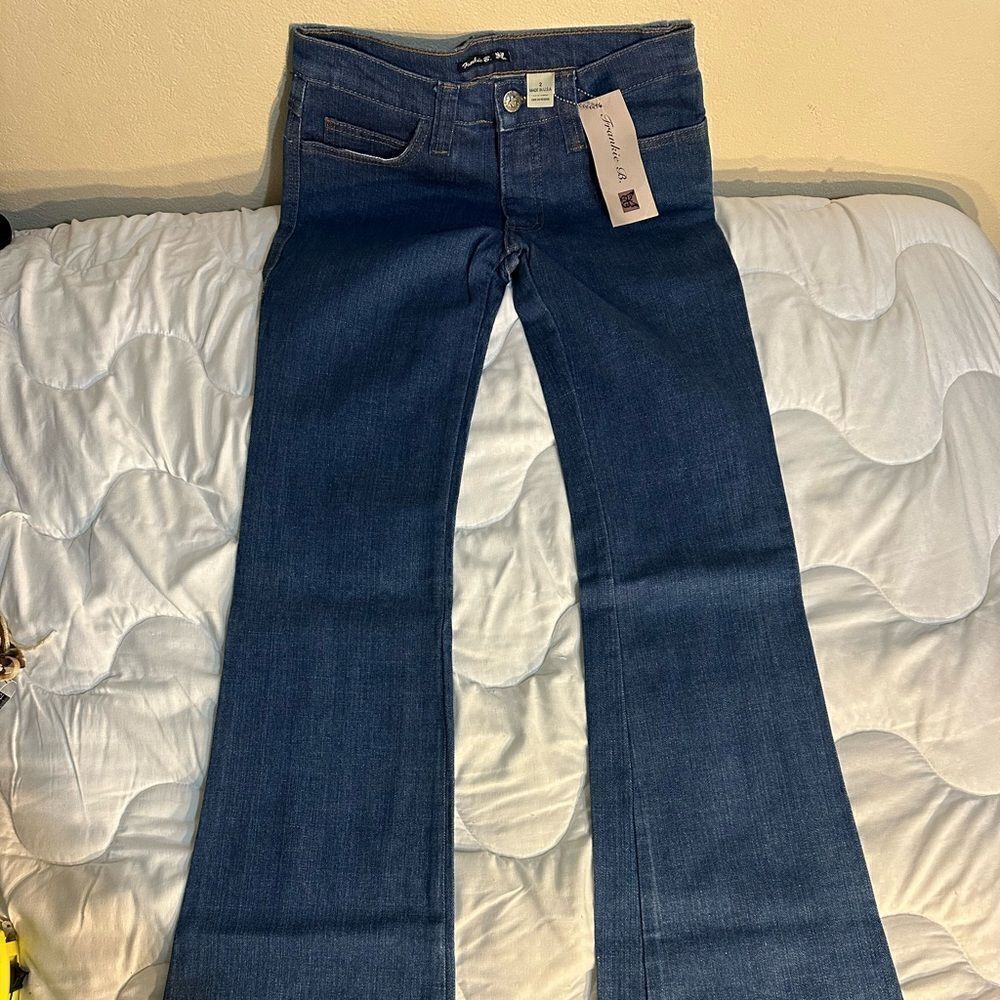 Frankie bโJeans Size 2, Inseam: 34 Inches. patchworkโbootcut